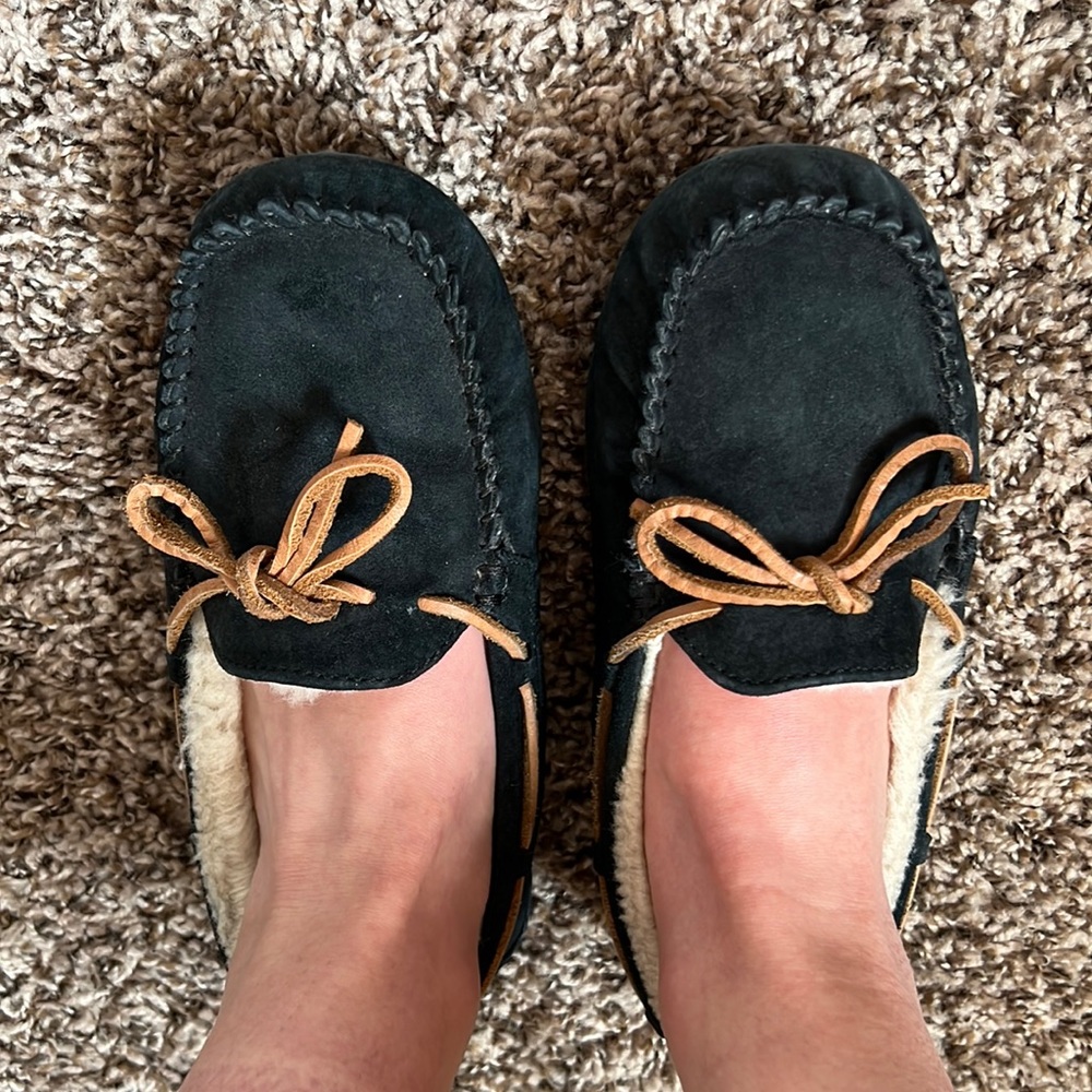 Ugg Suede Black Moccasins